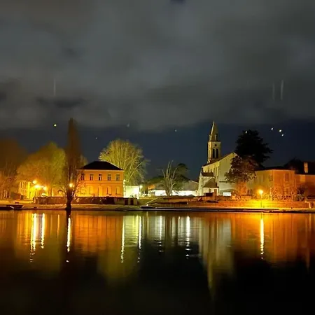 La Rive, River Privatunterkunft *