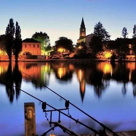 La Rive, River Privatunterkunft Le Temple-sur-Lot