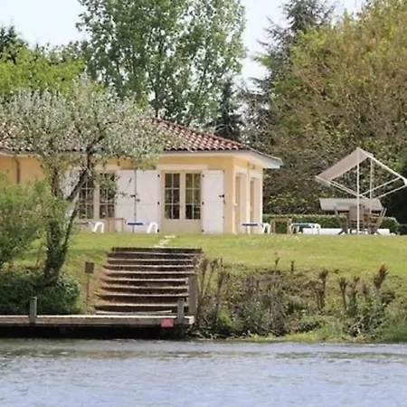 Privatunterkunft La Rive, River Le Temple-sur-Lot