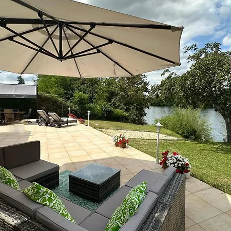 La Rive, River