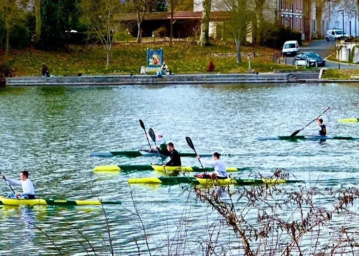 Δωμάτια σε οικογενειακή κατοικία La Rive, River Le Temple-sur-Lot