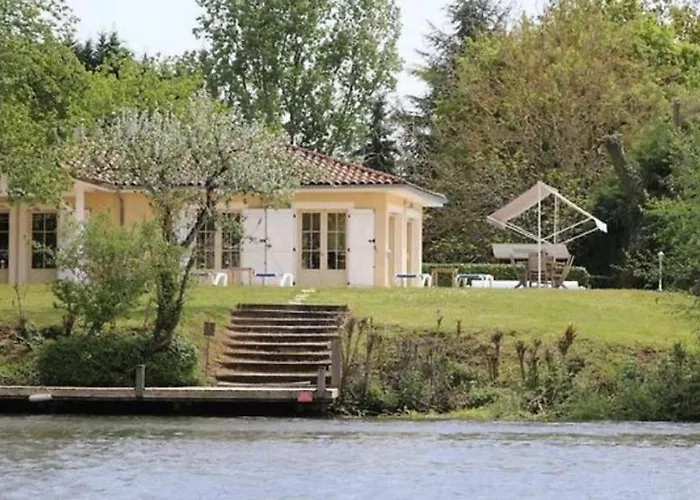 Δωμάτια σε οικογενειακή κατοικία La Rive, River Le Temple-sur-Lot